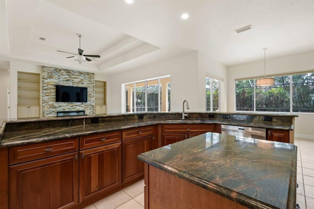 В аренду: $3,800 (4 спален, 3 ванн, 2303 Квадратных фут)