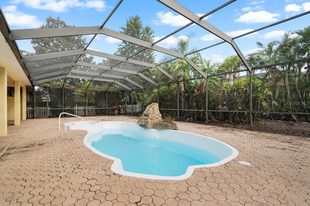 В аренду: $3,800 (4 спален, 3 ванн, 2303 Квадратных фут)