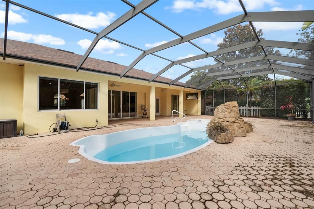 В аренду: $3,800 (4 спален, 3 ванн, 2303 Квадратных фут)