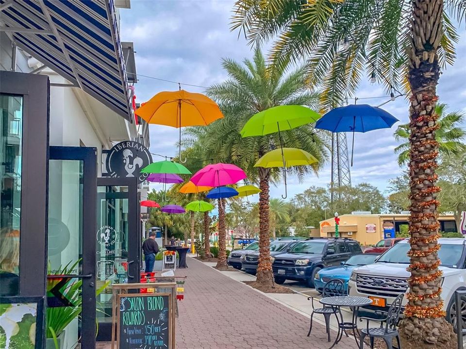 For Sale: $229,000 (1 beds, 1 baths, 818 Square Feet)