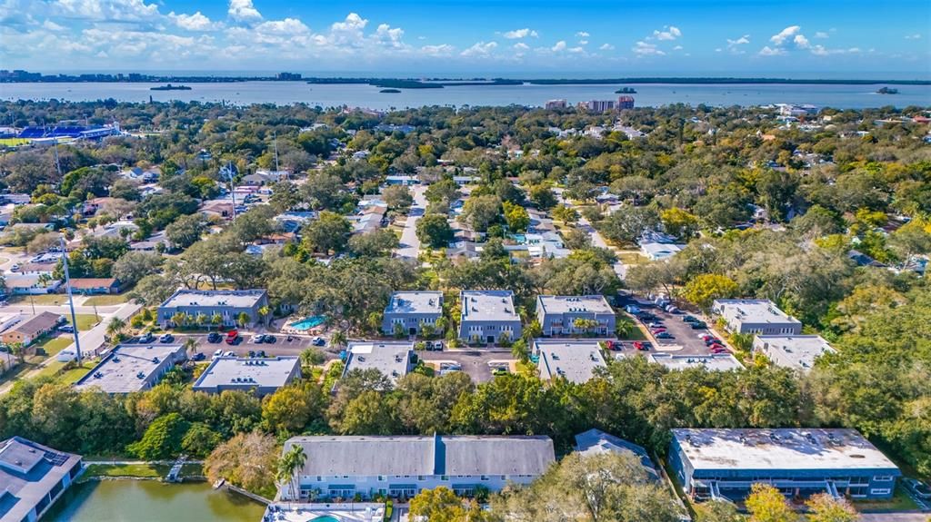 For Sale: $229,000 (1 beds, 1 baths, 818 Square Feet)