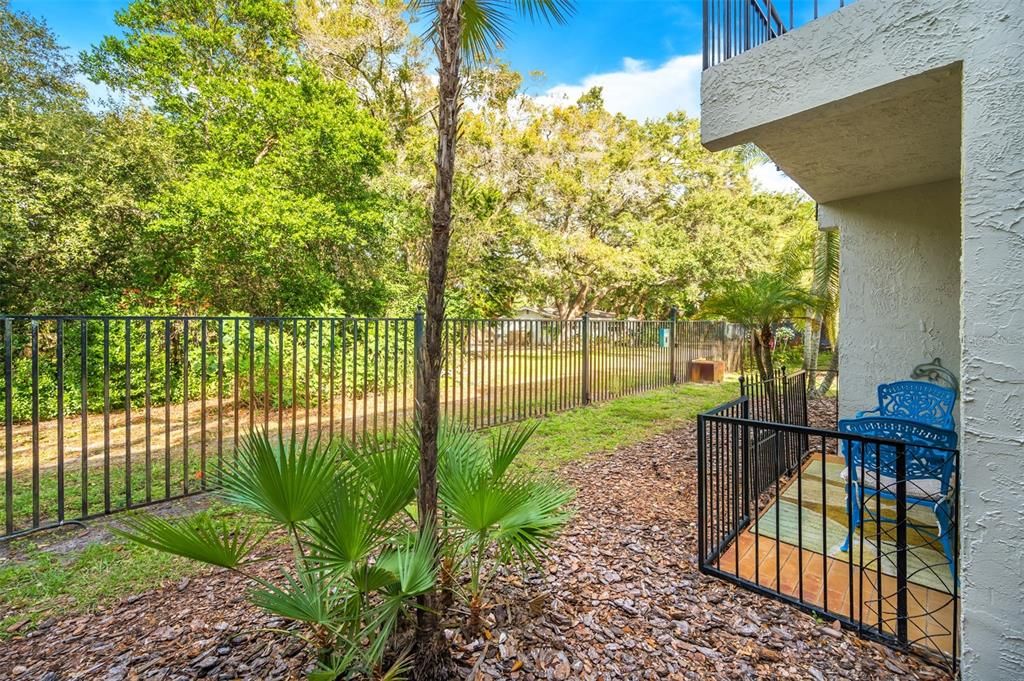 For Sale: $229,000 (1 beds, 1 baths, 818 Square Feet)