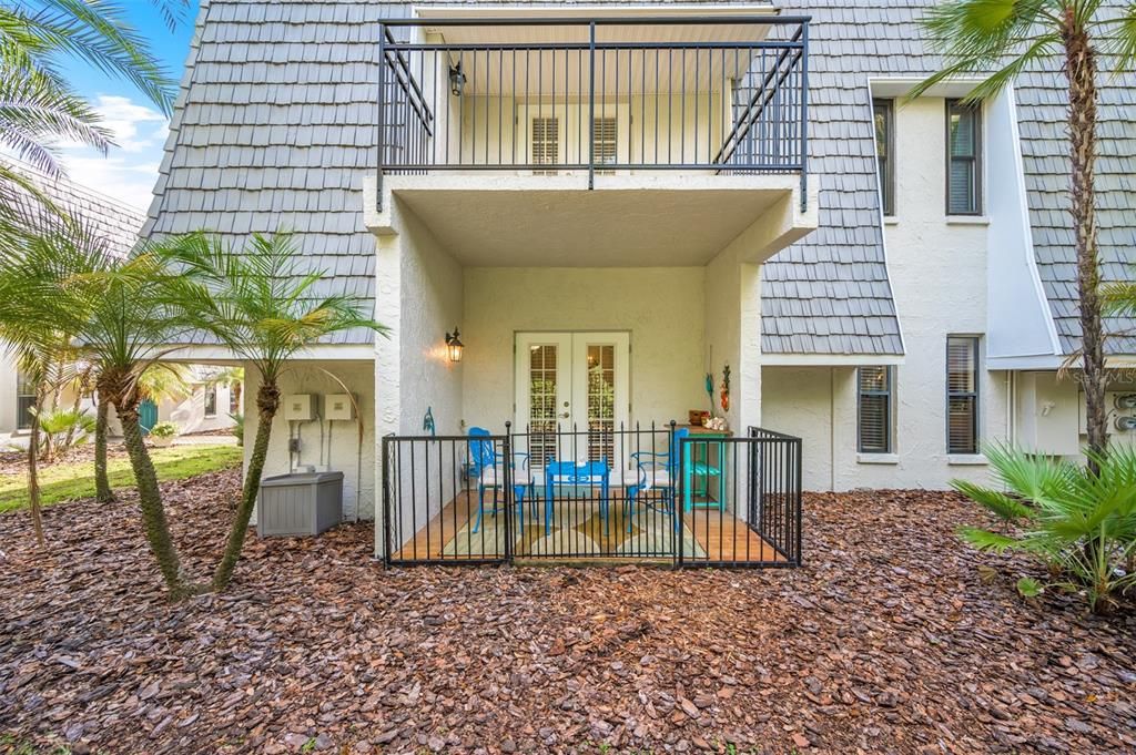 For Sale: $229,000 (1 beds, 1 baths, 818 Square Feet)