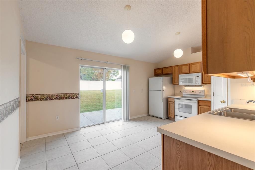 На продажу: $330,000 (3 спален, 2 ванн, 1332 Квадратных фут)