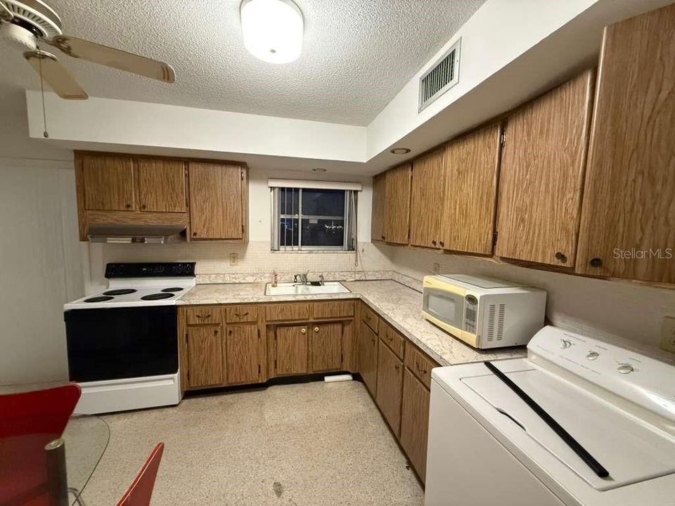 For Rent: $1,650 (2 beds, 2 baths, 1172 Square Feet)