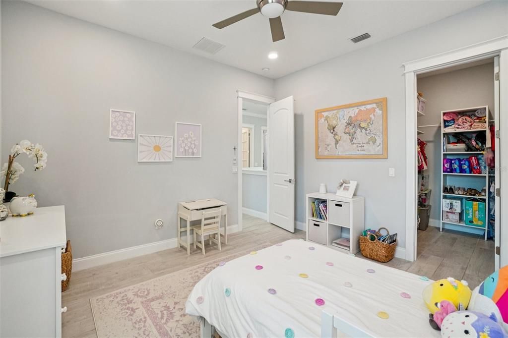 На продажу: $1,250,000 (4 спален, 3 ванн, 2619 Квадратных фут)