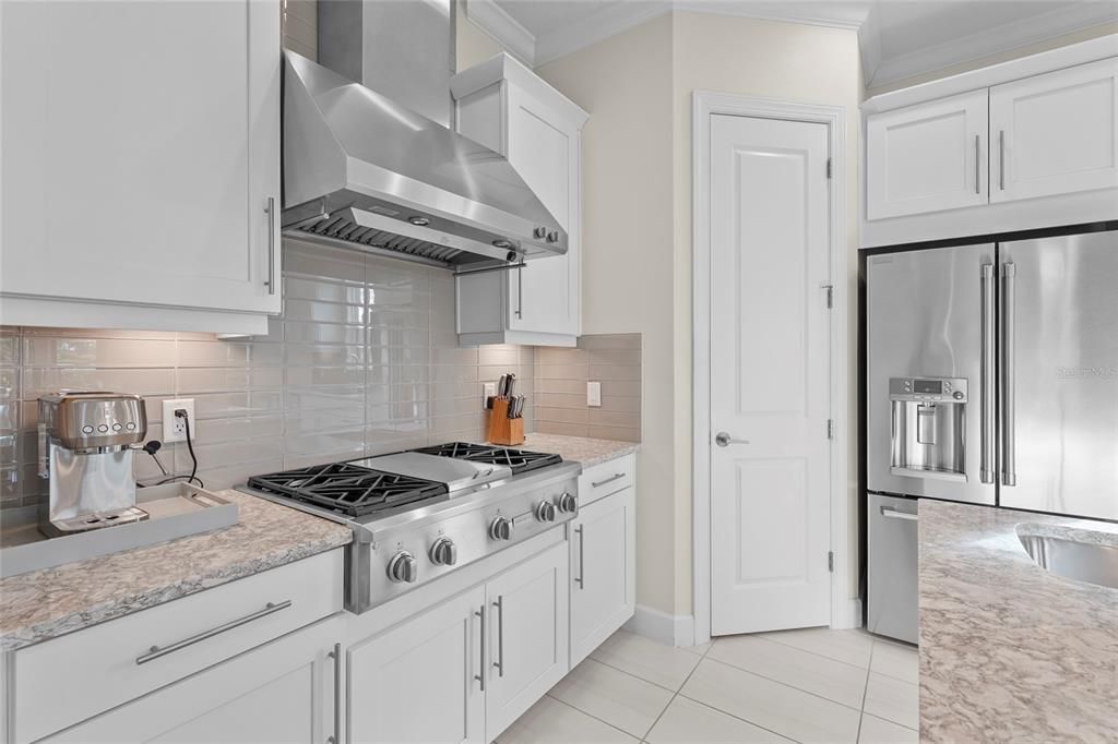 For Sale: $1,175,000 (3 beds, 3 baths, 2383 Square Feet)