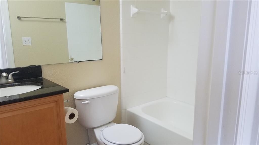 For Rent: $1,500 (1 beds, 1 baths, 827 Square Feet)