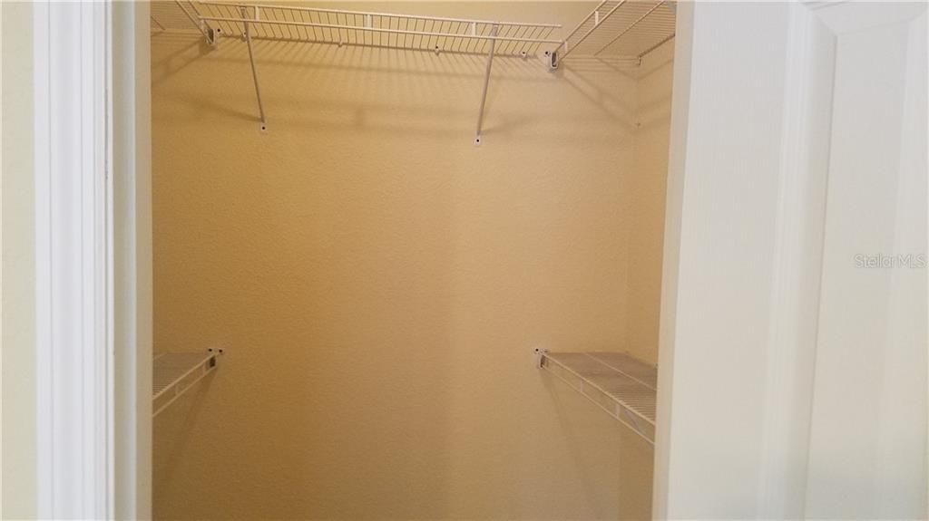 For Rent: $1,500 (1 beds, 1 baths, 827 Square Feet)