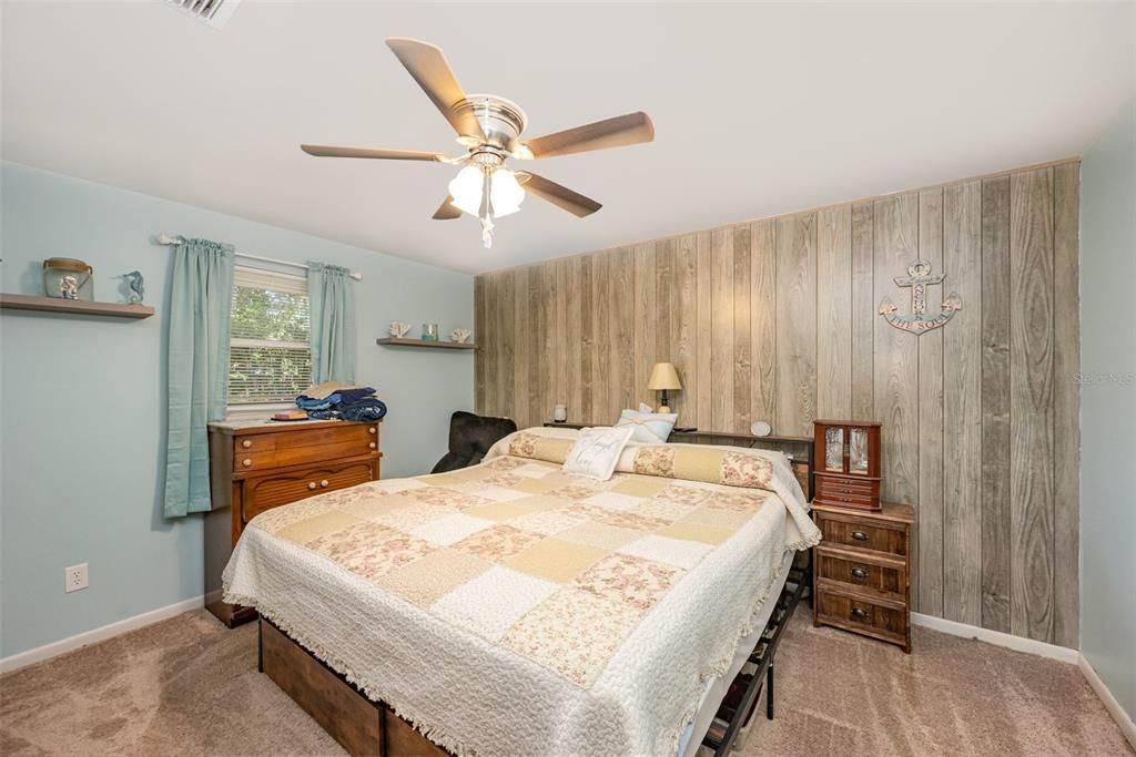 待售: $230,000 (2 贝兹, 2 浴室, 1176 平方英尺)