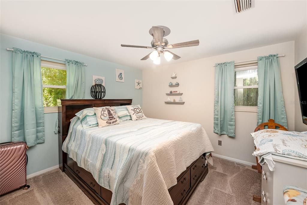 待售: $230,000 (2 贝兹, 2 浴室, 1176 平方英尺)