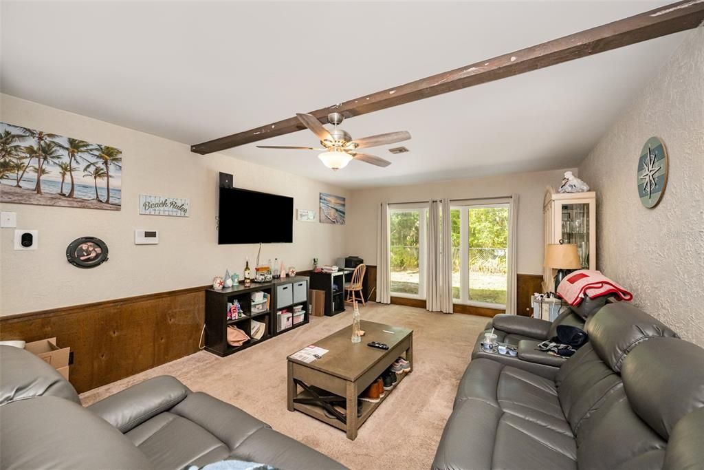 待售: $230,000 (2 贝兹, 2 浴室, 1176 平方英尺)