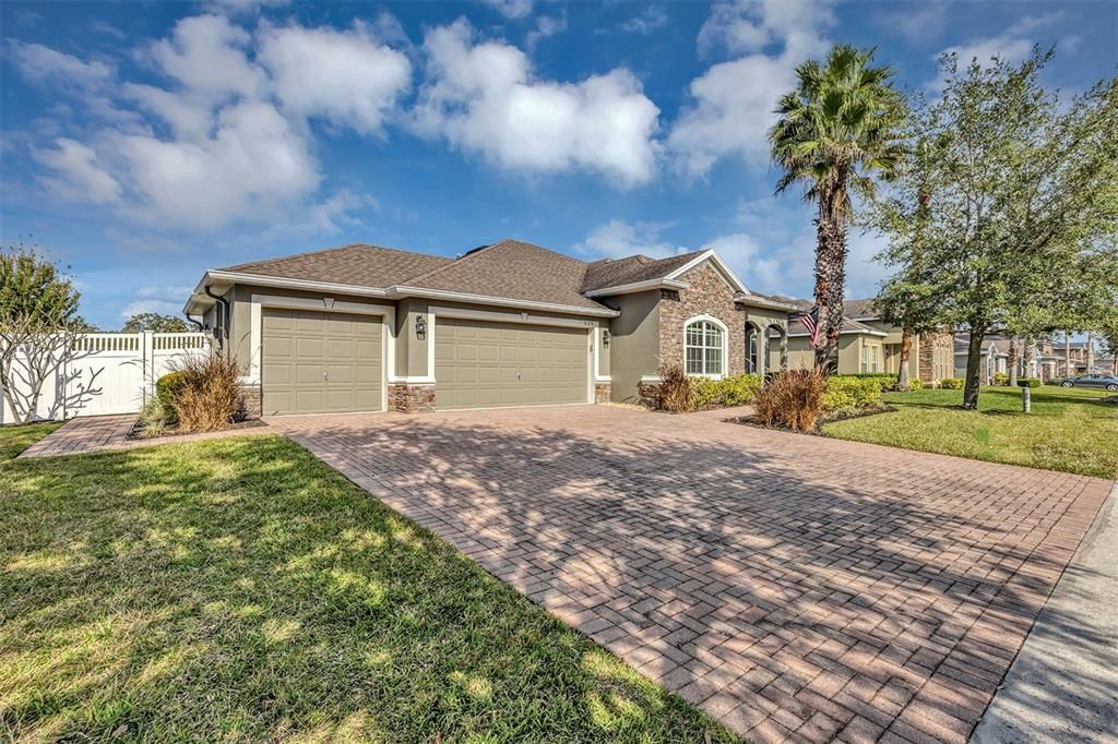 For Rent: $2,985 (3 beds, 2 baths, 2180 Square Feet)