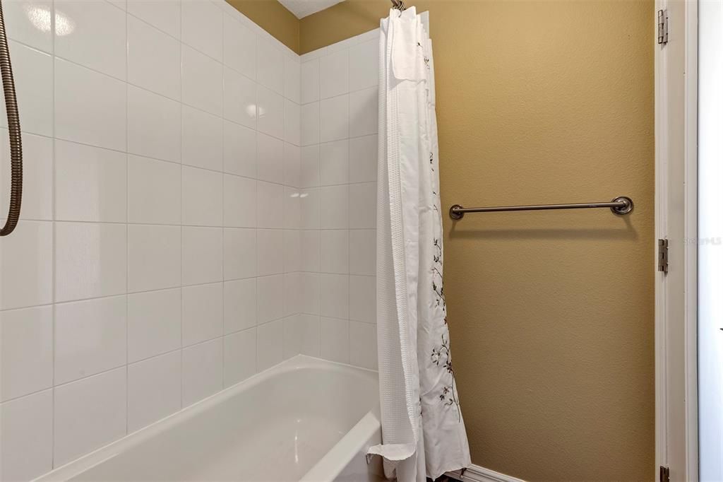 For Rent: $2,985 (3 beds, 2 baths, 2180 Square Feet)