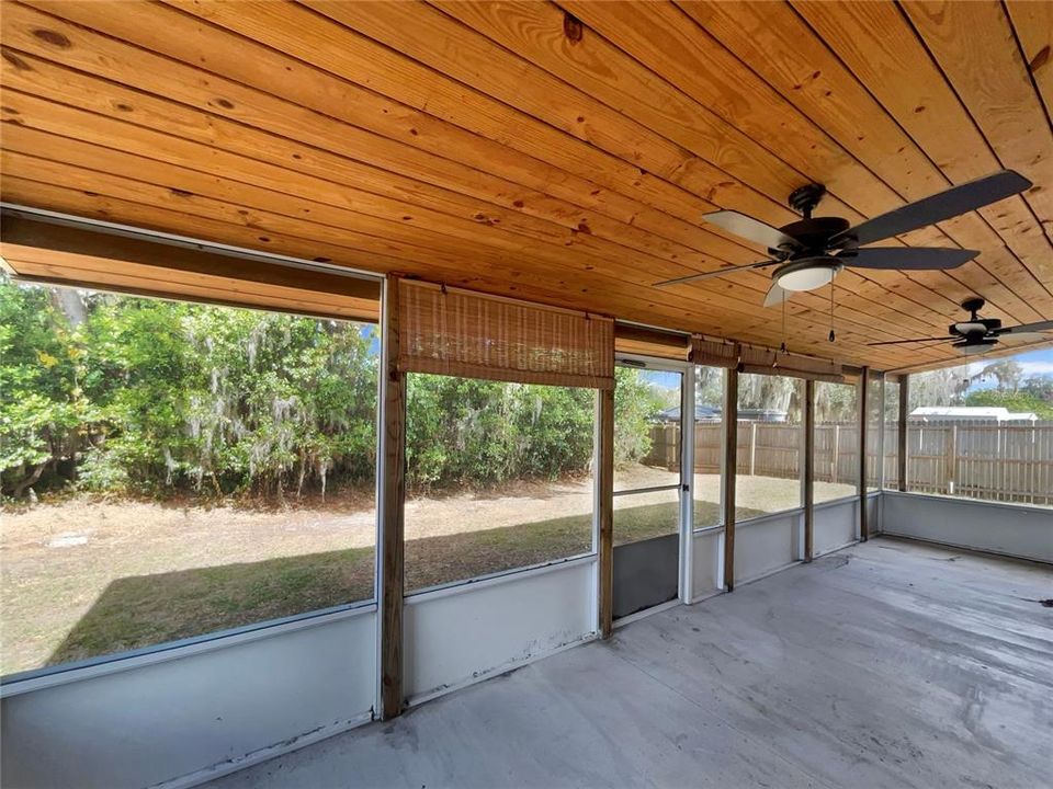 For Sale: $243,000 (3 beds, 2 baths, 1088 Square Feet)