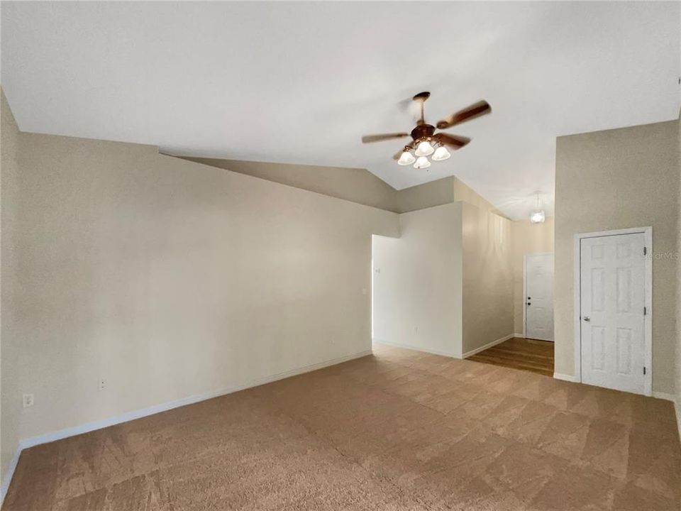 For Sale: $243,000 (3 beds, 2 baths, 1088 Square Feet)
