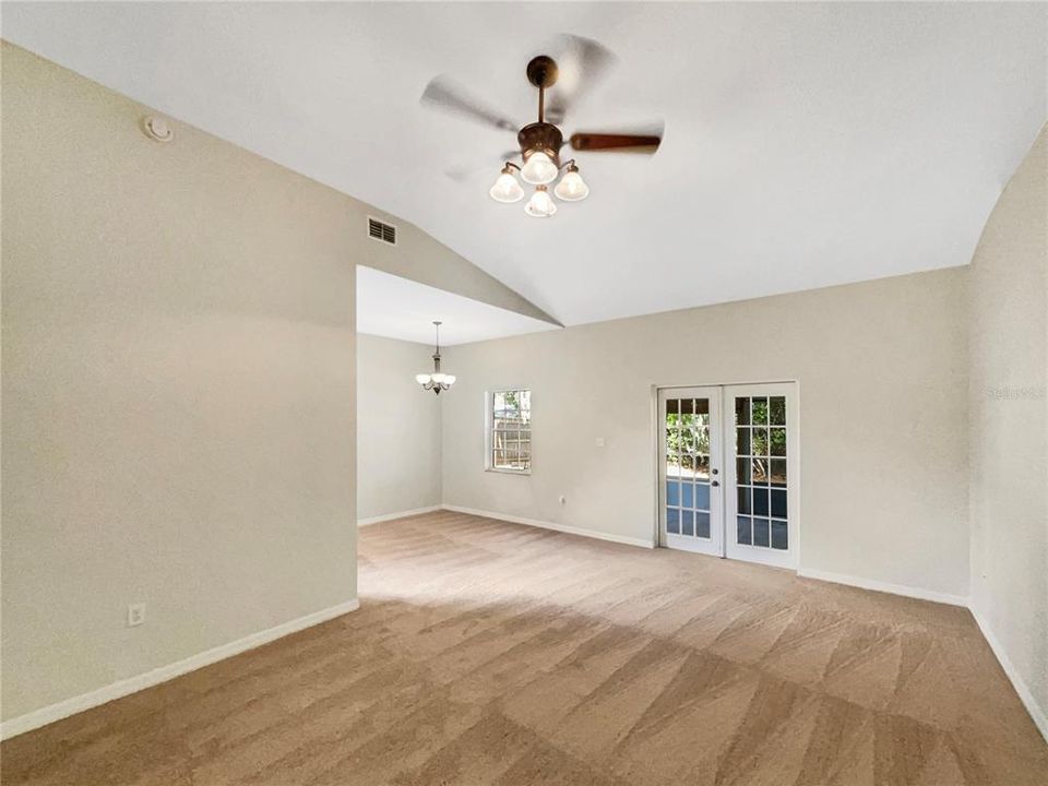 For Sale: $243,000 (3 beds, 2 baths, 1088 Square Feet)