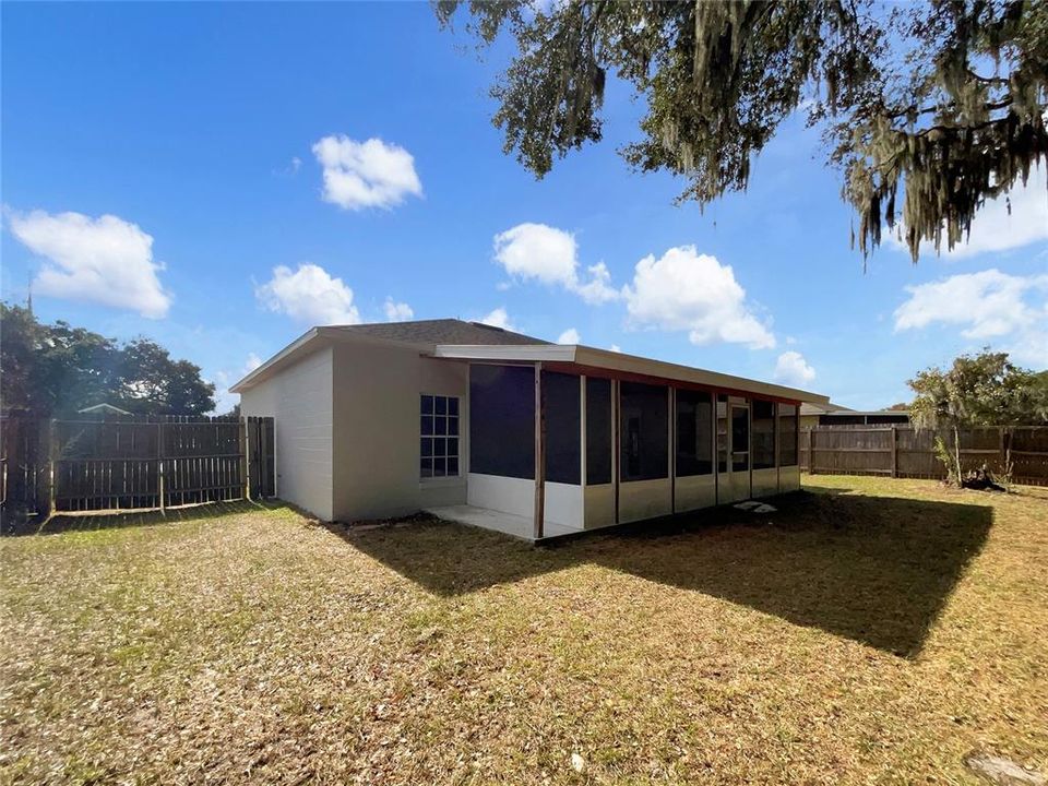 For Sale: $243,000 (3 beds, 2 baths, 1088 Square Feet)