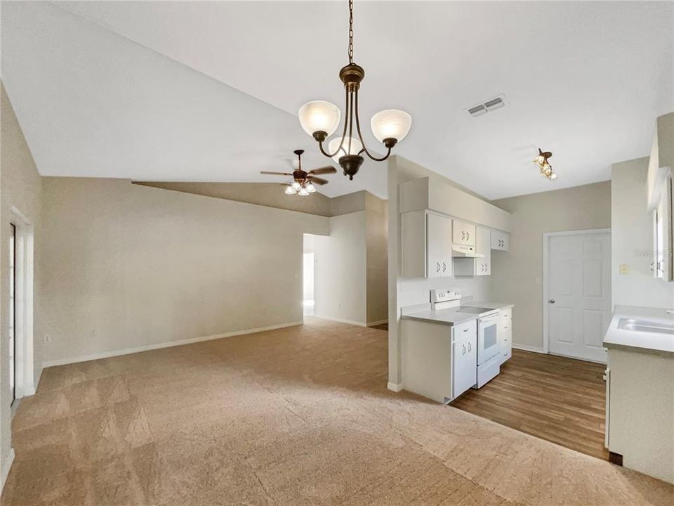 For Sale: $243,000 (3 beds, 2 baths, 1088 Square Feet)