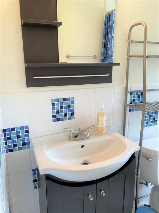 For Rent: $2,195 (3 beds, 2 baths, 1323 Square Feet)