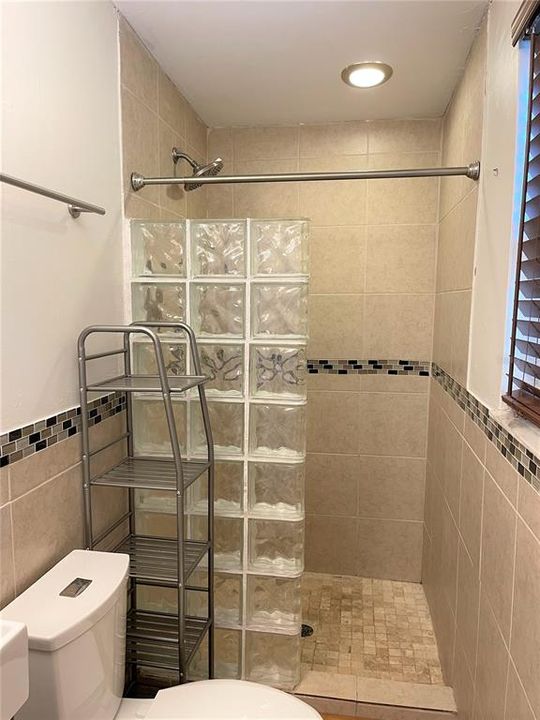 For Rent: $2,195 (3 beds, 2 baths, 1323 Square Feet)