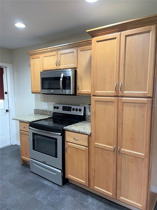 For Rent: $2,195 (3 beds, 2 baths, 1323 Square Feet)