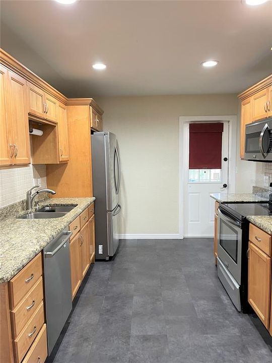 For Rent: $2,195 (3 beds, 2 baths, 1323 Square Feet)