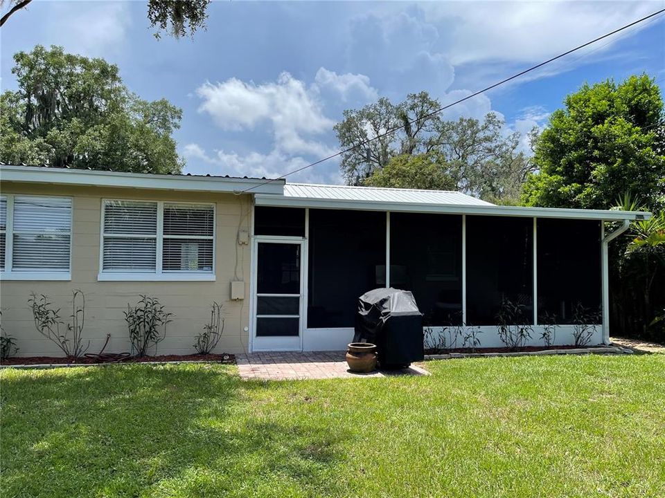 For Rent: $2,195 (3 beds, 2 baths, 1323 Square Feet)