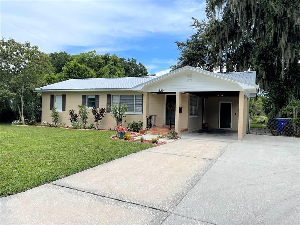 For Rent: $2,195 (3 beds, 2 baths, 1323 Square Feet)