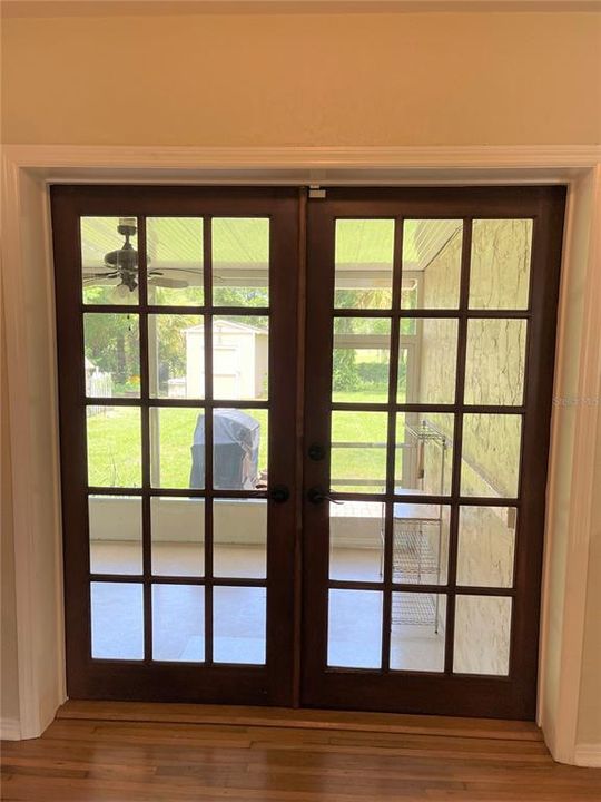 For Rent: $2,195 (3 beds, 2 baths, 1323 Square Feet)