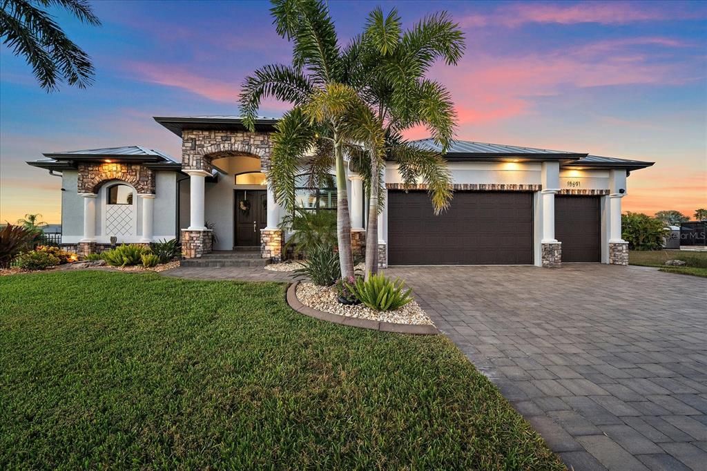 En Venta: $879,000 (3 camas, 2 baños, 2302 Pies cuadrados)