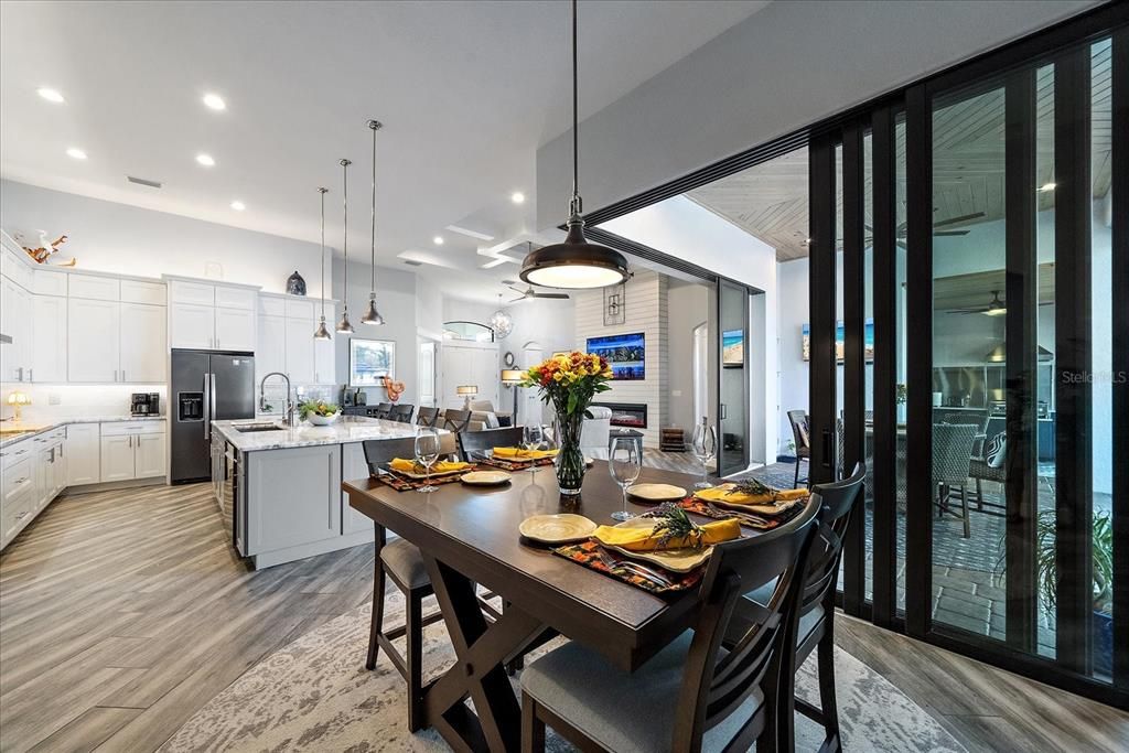 En Venta: $879,000 (3 camas, 2 baños, 2302 Pies cuadrados)