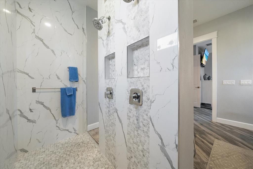 En Venta: $879,000 (3 camas, 2 baños, 2302 Pies cuadrados)