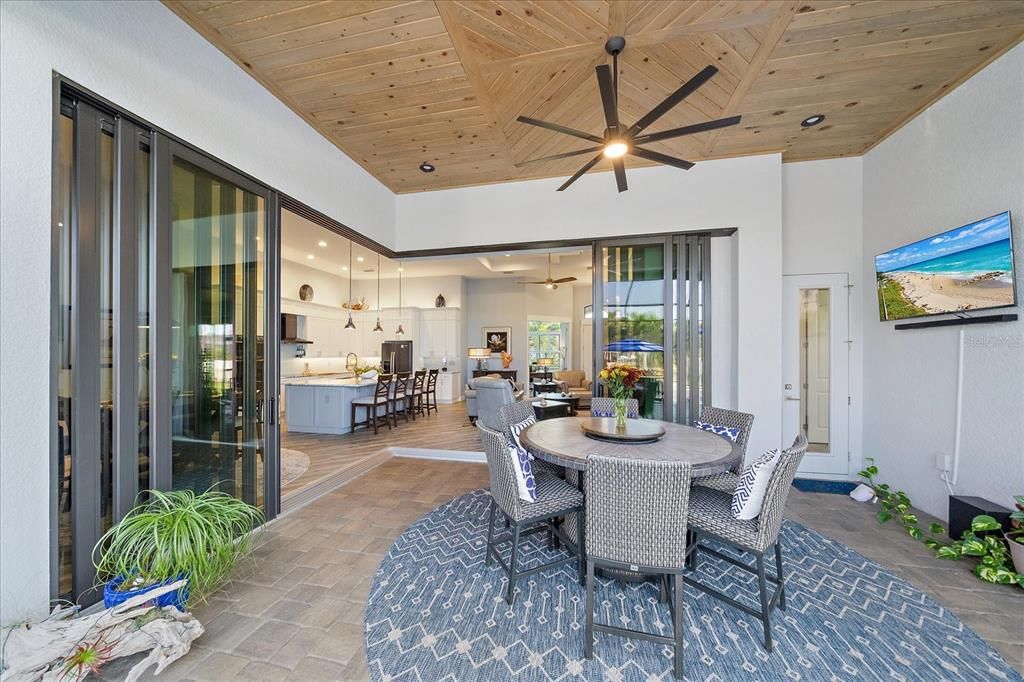 En Venta: $879,000 (3 camas, 2 baños, 2302 Pies cuadrados)