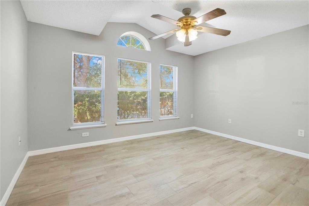 待售: $389,000 (4 贝兹, 2 浴室, 1836 平方英尺)