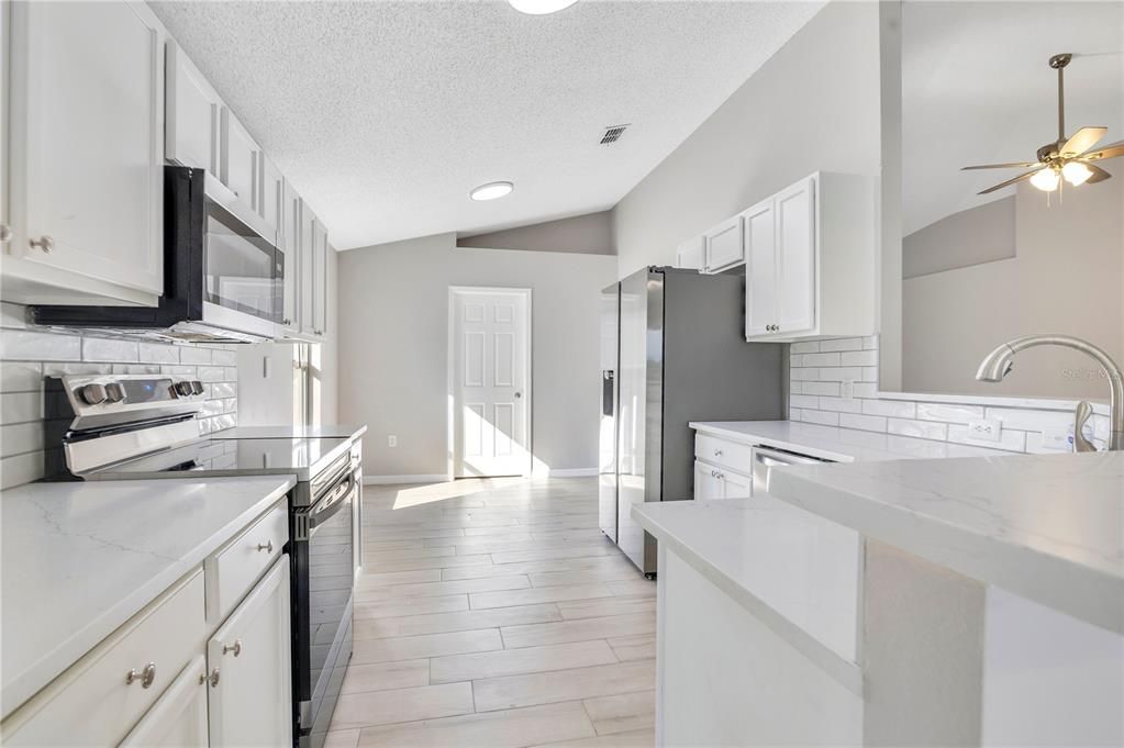 待售: $389,000 (4 贝兹, 2 浴室, 1836 平方英尺)