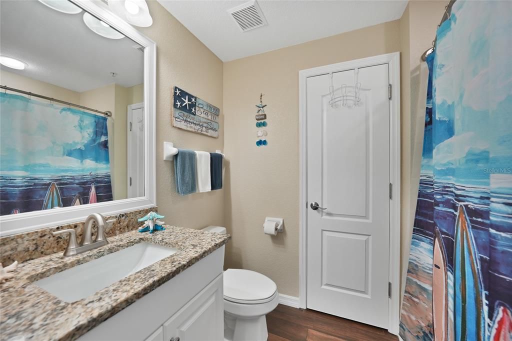 待售: $295,000 (3 贝兹, 2 浴室, 1383 平方英尺)