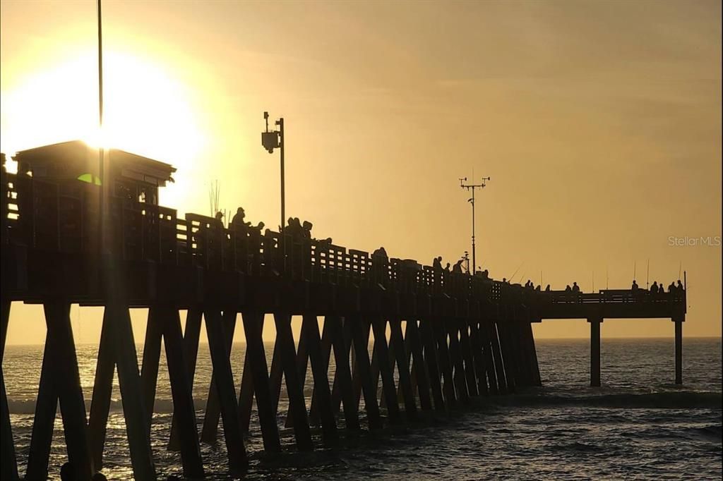 待售: $295,000 (3 贝兹, 2 浴室, 1383 平方英尺)