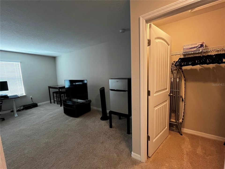 For Rent: $2,800 (4 beds, 3 baths, 2393 Square Feet)