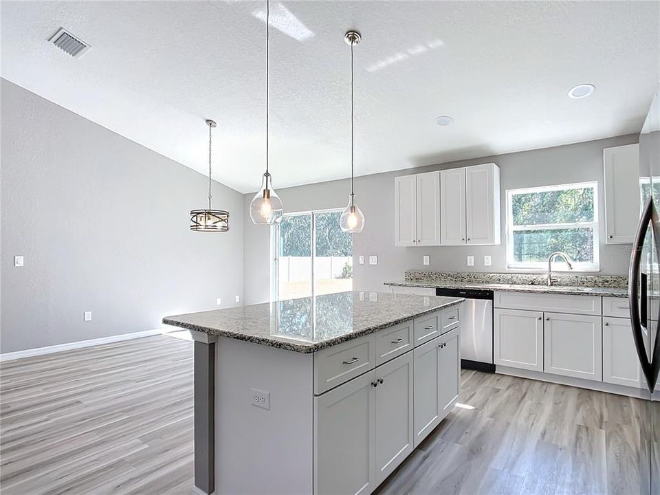 En Venta: $269,900 (3 camas, 2 baños, 1495 Pies cuadrados)