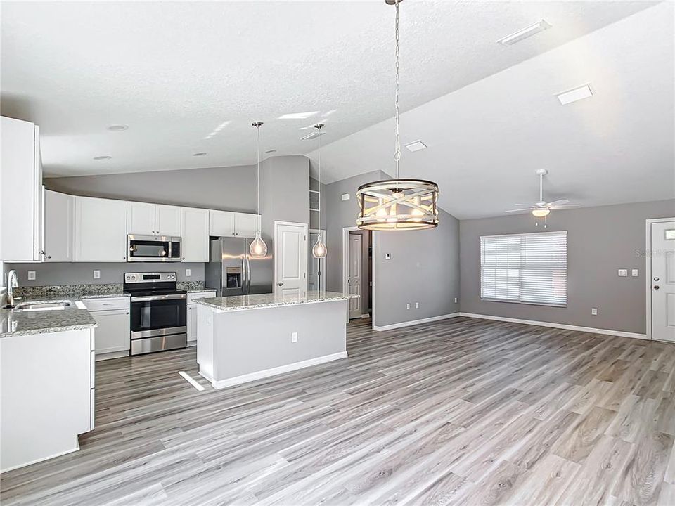 En Venta: $269,900 (3 camas, 2 baños, 1495 Pies cuadrados)