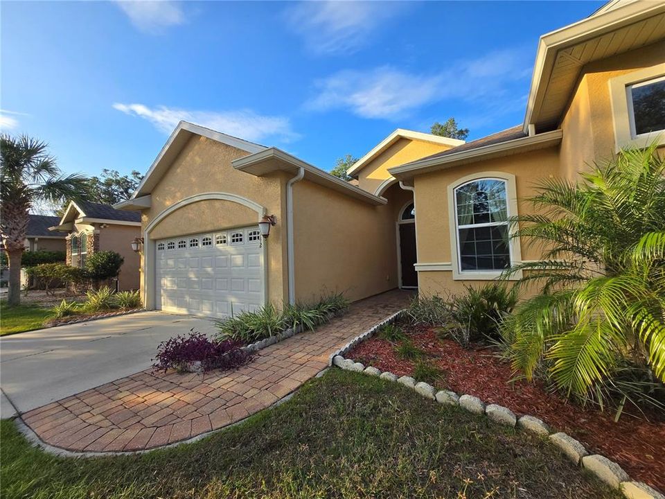 For Rent: $2,975 (5 beds, 3 baths, 2876 Square Feet)