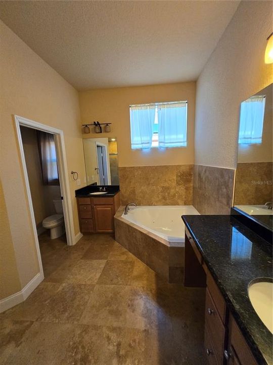 For Rent: $2,975 (5 beds, 3 baths, 2876 Square Feet)