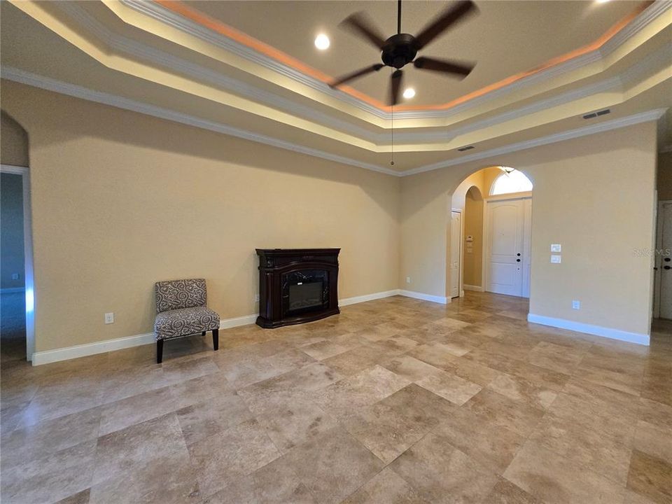 For Rent: $2,975 (5 beds, 3 baths, 2876 Square Feet)