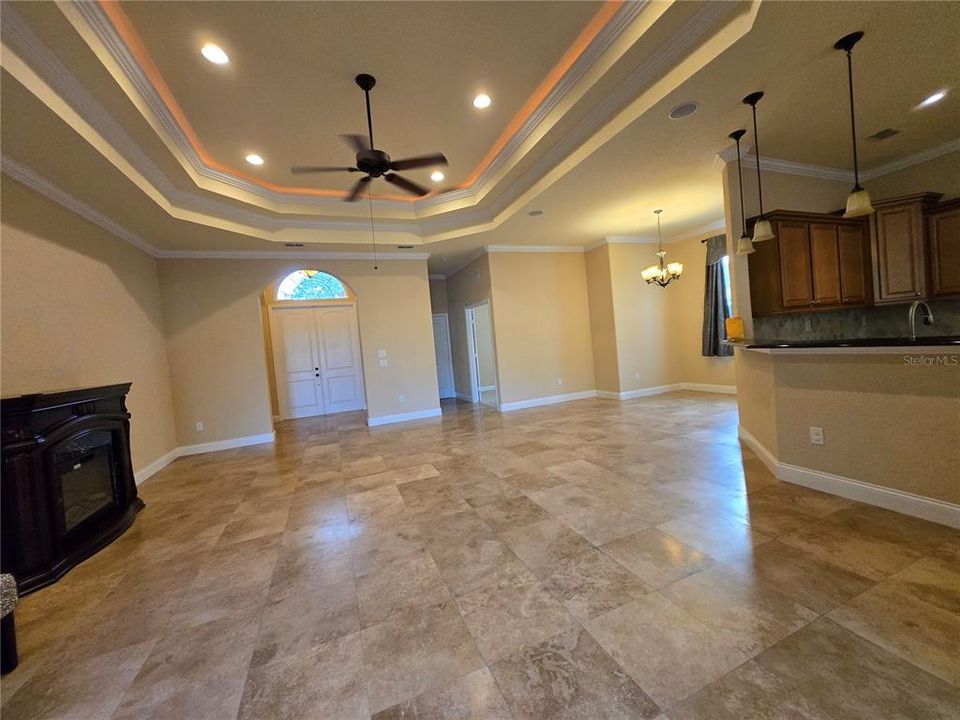 For Rent: $2,975 (5 beds, 3 baths, 2876 Square Feet)