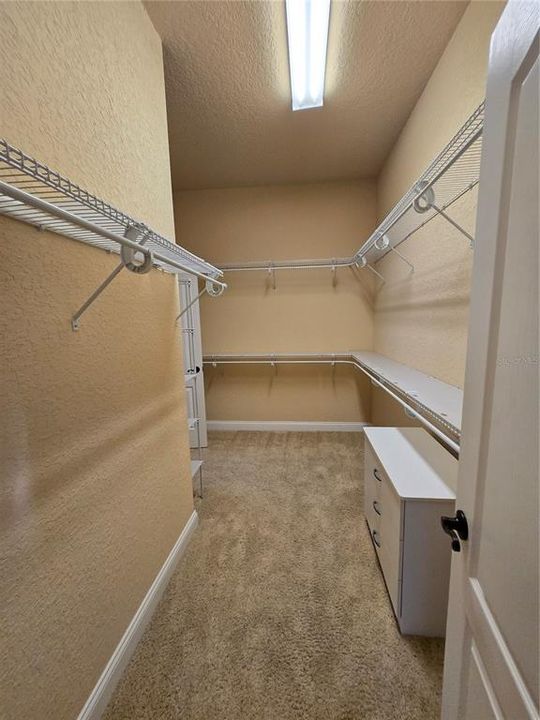 For Rent: $2,975 (5 beds, 3 baths, 2876 Square Feet)