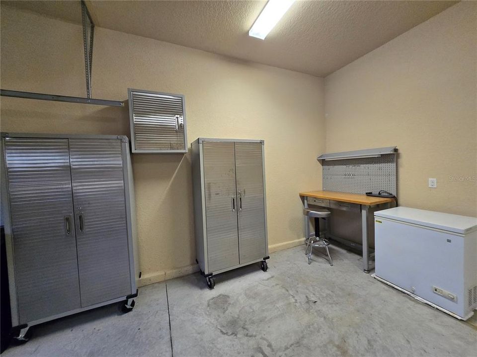 For Rent: $2,975 (5 beds, 3 baths, 2876 Square Feet)