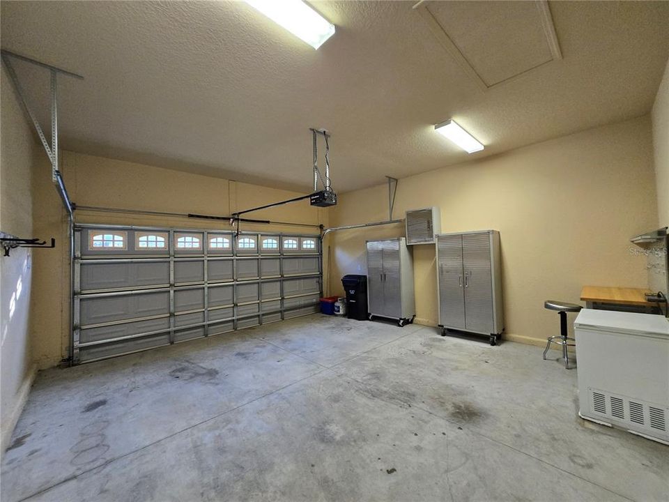 For Rent: $2,975 (5 beds, 3 baths, 2876 Square Feet)