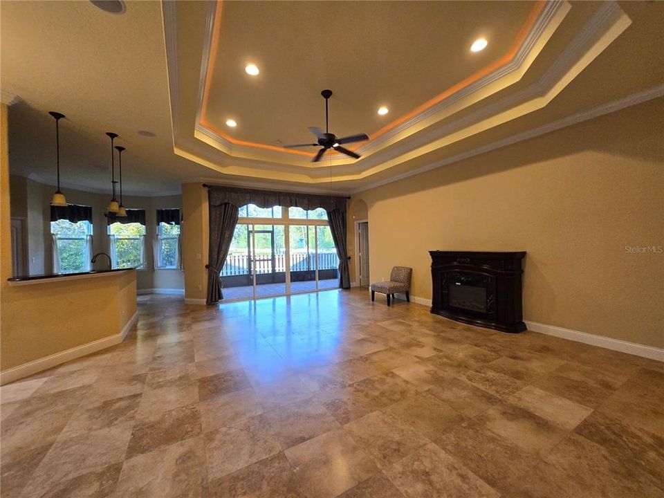 For Rent: $2,975 (5 beds, 3 baths, 2876 Square Feet)