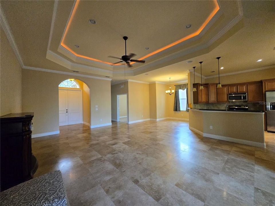 For Rent: $2,975 (5 beds, 3 baths, 2876 Square Feet)